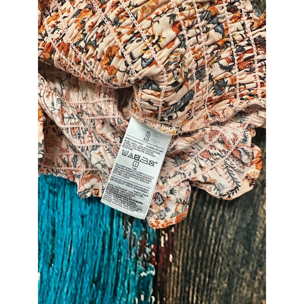 Shirts/NWT Old Navy Peach Floral Smocked Puff Sleeve Peplum Square Neckline XL - Picture 11 of 12